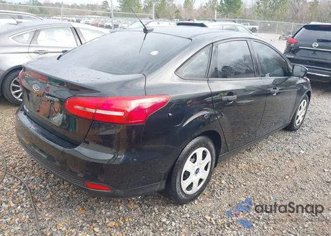 2017 Ford Focus S z USA, uszkodzony, nr VIN 1FADP3E28HL338481